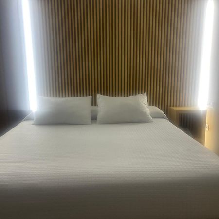Hotel Orly Xinzo de Limia Esterno foto