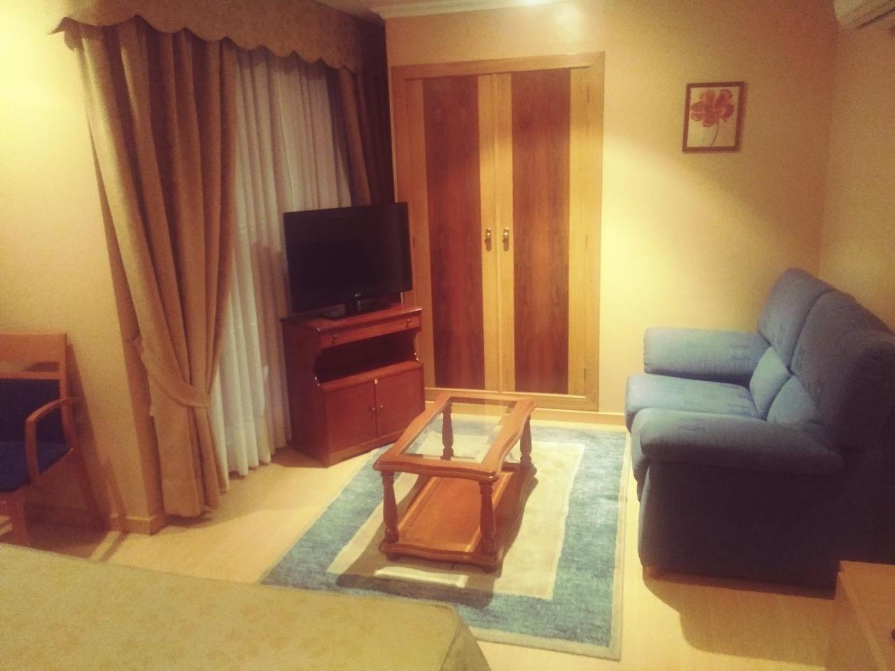 Hotel Orly Xinzo de Limia Esterno foto
